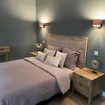 Гостевой дом Mas Hinaiti - Romantique Avec Et Ecran Geant De Cinema