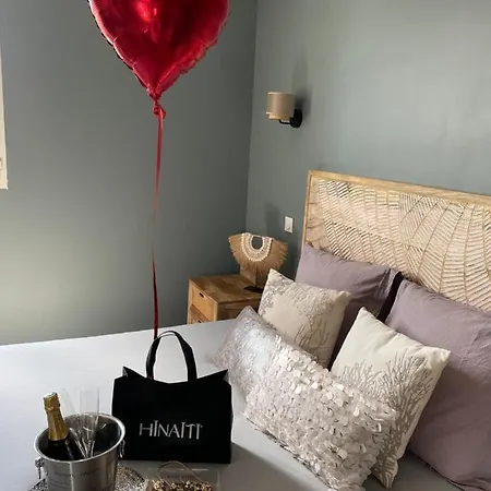 Mas Hinaiti - Romantique Avec Et Ecran Geant De Cinema 4* Μονπελιέ