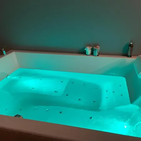 Πανσιόν Mas Hinaiti - Romantique Avec Et Ecran Geant De Cinema 4*