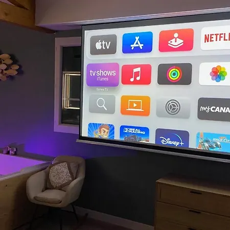 Mas Hinaiti - Romantique Avec Et Ecran Geant De Cinema Πανσιόν