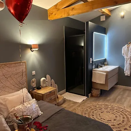 Affittacamere Mas Hinaiti - Romantique Avec Et écran Géant De Cinéma