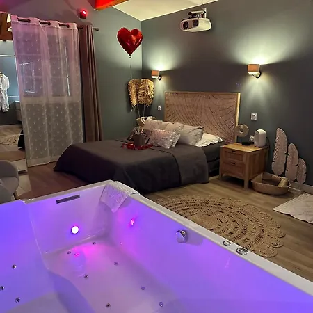 Mas Hinaiti - Romantique Avec Et Ecran Geant De Cinema Montpellier