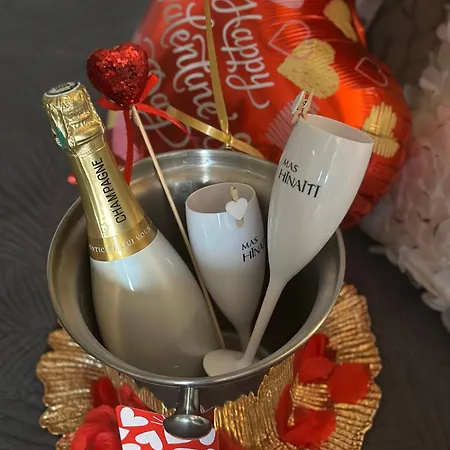Mas Hinaiti - Romantique Avec Et Ecran Geant De Cinema Guest house