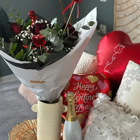 Mas Hinaiti - Romantique Avec Et Ecran Geant De Cinema