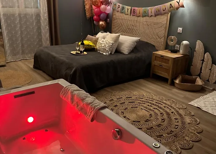 بيت ضيافة Mas Hinaiti - Romantique Avec Et Ecran Geant De Cinema 4*