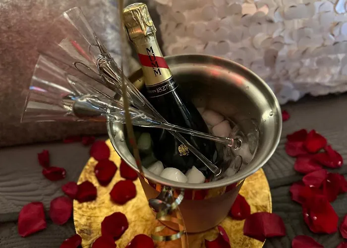 Πανσιόν Mas Hinaiti - Romantique Avec Et Ecran Geant De Cinema 4*